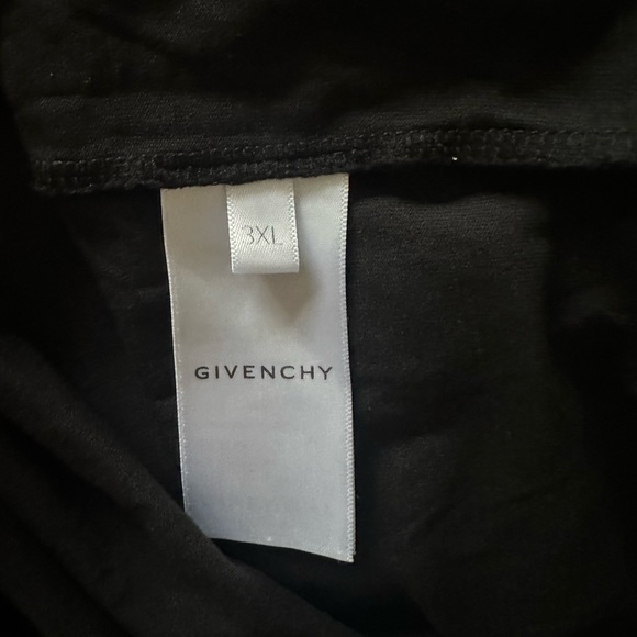 Givenchy Black Short Sleeve Tee, Logo Minimalist Black Cotton –Pre-Loved - Picture 5 of 6